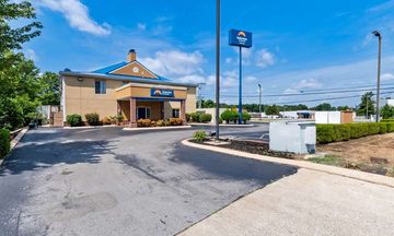 Suburban Studios Chattanooga NE