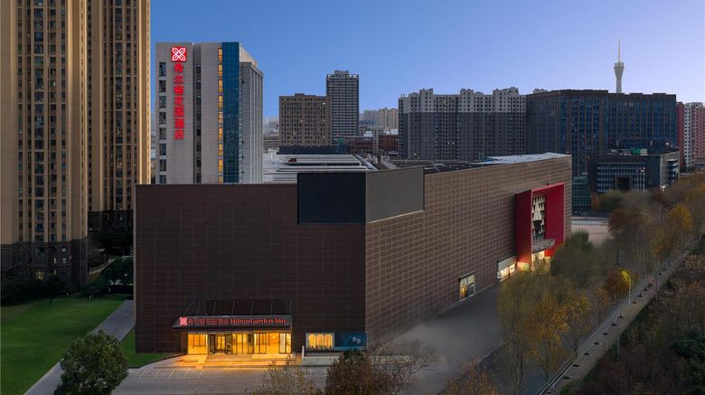 <b>Hilton Garden Inn Zhengzhou New Distr Exterior</b>. Images powered by <a href="https://iceportal.shijigroup.com/" title="IcePortal" target="_blank">IcePortal</a>.