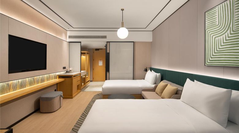 <b>Hilton Garden Inn Zhengzhou New Distr Room</b>. Images powered by <a href="https://iceportal.shijigroup.com/" title="IcePortal" target="_blank">IcePortal</a>.