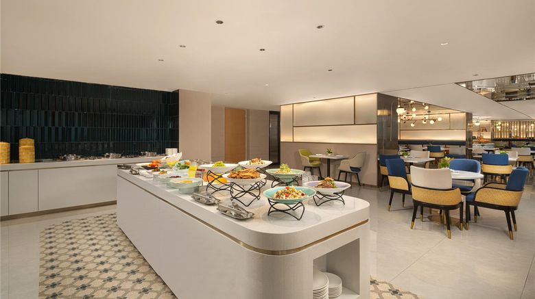 <b>Hilton Garden Inn Zhengzhou New Distr Restaurant</b>. Images powered by <a href="https://iceportal.shijigroup.com/" title="IcePortal" target="_blank">IcePortal</a>.