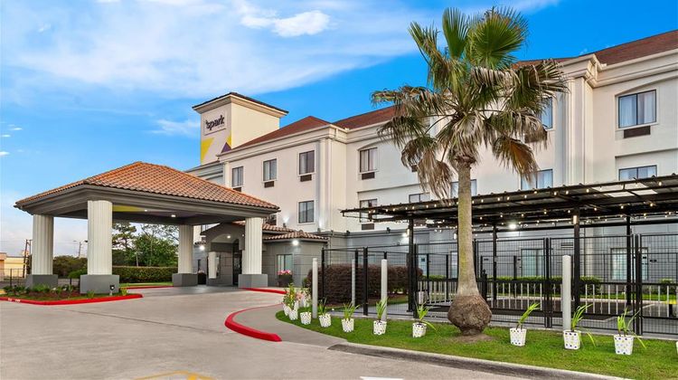 Spark by Hilton Houston Hobby Airport Exterior