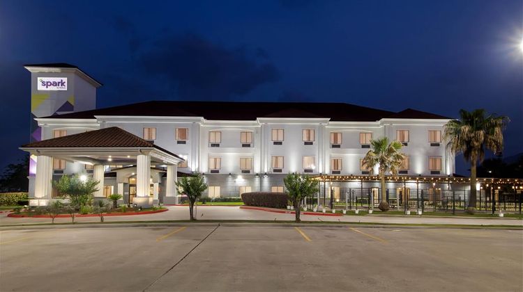 Spark by Hilton Houston Hobby Airport Exterior
