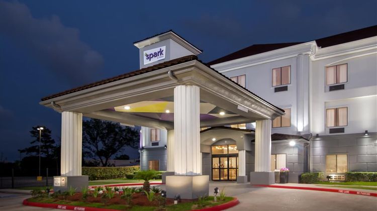 Spark by Hilton Houston Hobby Airport Exterior