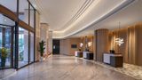 <b>Hilton Garden Inn Chengde High-Tech Zone Lobby</b>. Images powered by <a href="https://iceportal.shijigroup.com/" title="IcePortal" target="_blank">IcePortal</a>.