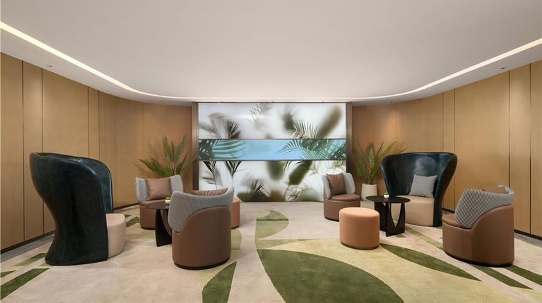 <b>Hilton Garden Inn Chengde High-Tech Zone Lobby</b>. Images powered by <a href="https://iceportal.shijigroup.com/" title="IcePortal" target="_blank">IcePortal</a>.