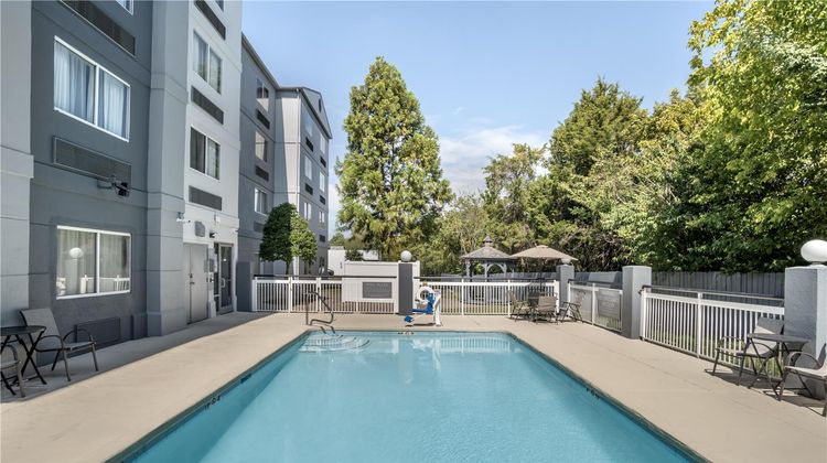Spark by Hilton Kannapolis Pool