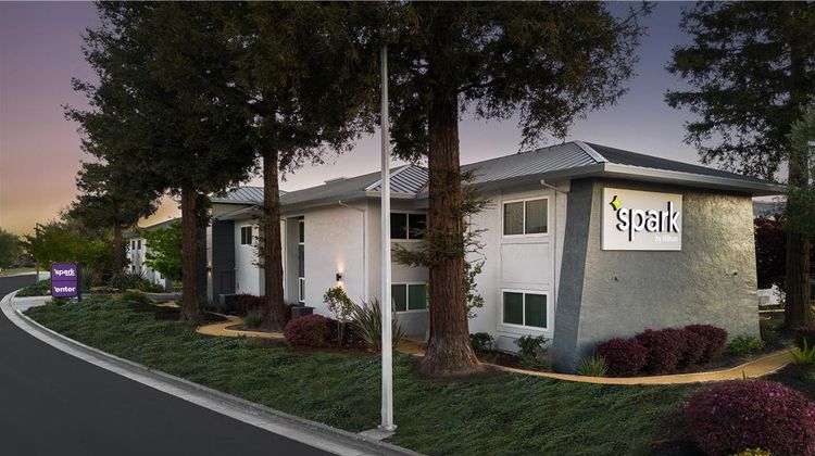 Spark by Hilton San Jose Airport Exterior