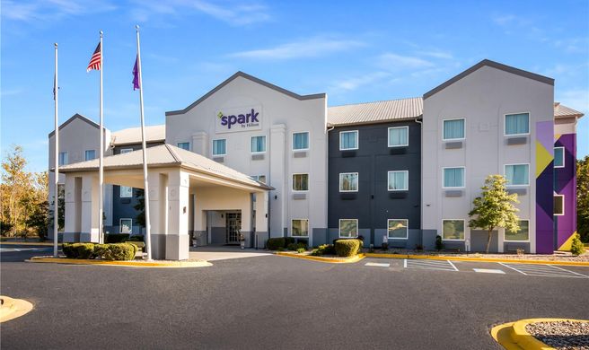 Spark by Hilton La Grange Exterior