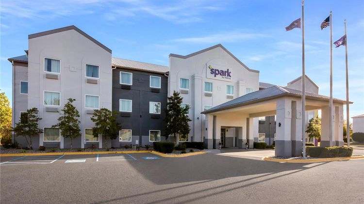 Spark by Hilton La Grange Exterior