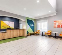 Spark by Hilton La Grange Lobby
