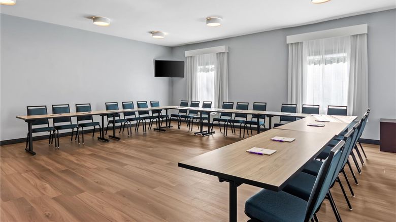 <b>Spark by Hilton La Grange Meeting</b>. Images powered by <a href="https://iceportal.shijigroup.com/" title="IcePortal" target="_blank">IcePortal</a>.