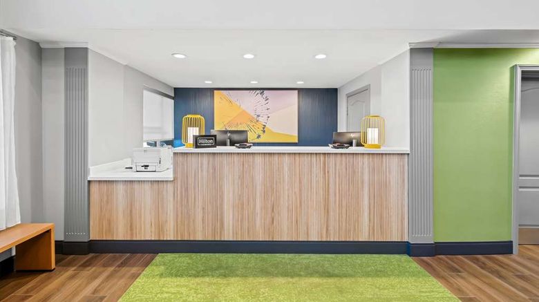 <b>Spark by Hilton Woodbridge Lobby</b>. Images powered by <a href="https://iceportal.shijigroup.com/" title="IcePortal" target="_blank">IcePortal</a>.