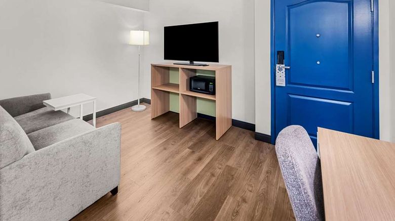 <b>Spark by Hilton Woodbridge Room</b>. Images powered by <a href="https://iceportal.shijigroup.com/" title="IcePortal" target="_blank">IcePortal</a>.
