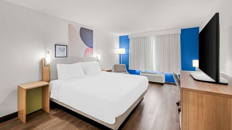 <b>Spark by Hilton Woodbridge Room</b>. Images powered by <a href="https://iceportal.shijigroup.com/" title="IcePortal" target="_blank">IcePortal</a>.