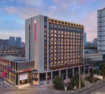 Hilton Garden Inn Panda Tower Exterior
