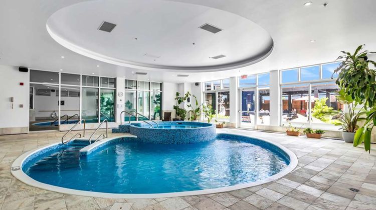 Hotel Mortagne Pool