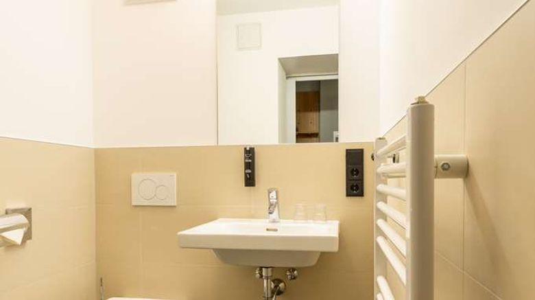 <b>mk Hotel Frankfurt Room</b>. Images powered by <a href="https://iceportal.shijigroup.com/" title="IcePortal" target="_blank">IcePortal</a>.