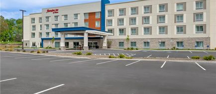 Hampton Inn Cooperstown Exterior