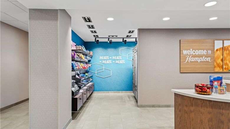 <b>Hampton Inn Cooperstown Lobby</b>. Images powered by <a href="https://iceportal.shijigroup.com/" title="IcePortal" target="_blank">IcePortal</a>.