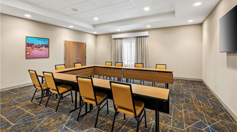 <b>Hampton Inn Cooperstown Meeting</b>. Images powered by <a href="https://iceportal.shijigroup.com/" title="IcePortal" target="_blank">IcePortal</a>.