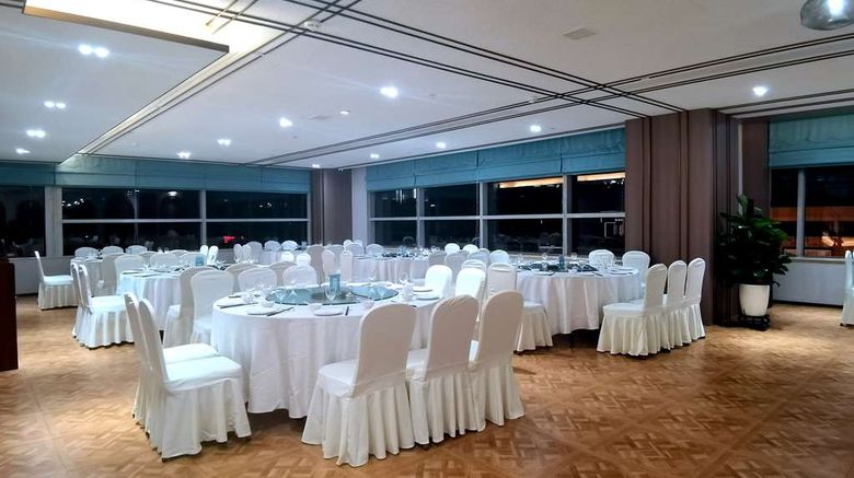 <b>Goethe Hotel Lakeview Restaurant</b>. Images powered by <a href="https://iceportal.shijigroup.com/" title="IcePortal" target="_blank">IcePortal</a>.