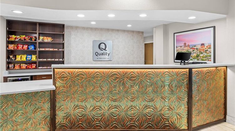 Quality Inn & Suites Lobby