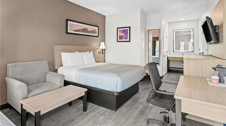 Quality Inn & Suites Room