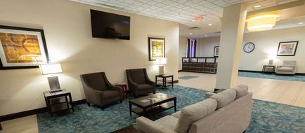 Quality Inn & Suites Downtown Mansfield Lobby