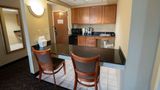 Quality Inn & Suites Downtown Mansfield Room