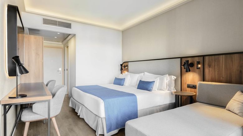 <b>Wyndham Rome Midas Room</b>. Images powered by <a href="https://iceportal.shijigroup.com/" title="IcePortal" target="_blank">IcePortal</a>.