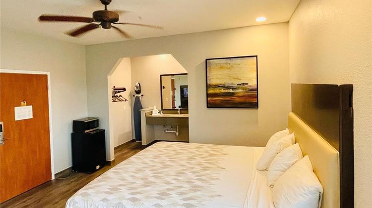 Americas Best Value Inn & Suites-LaPorte Room