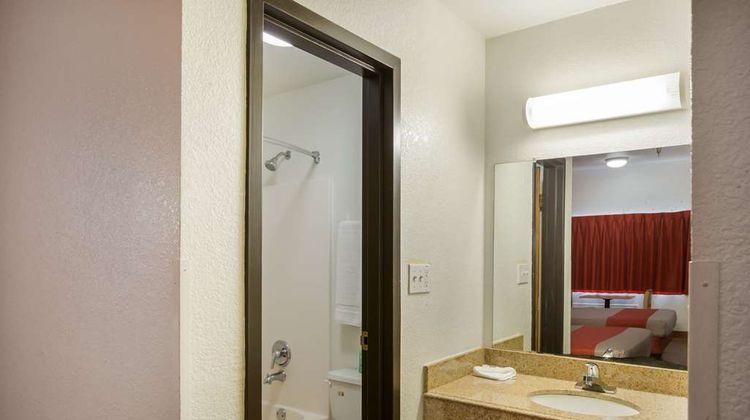Americas Best Value Inn Humble Room