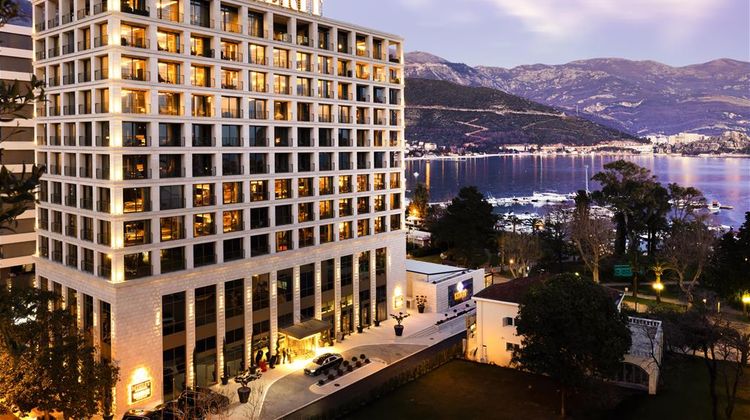 Merit Starlit Hotel Exterior
