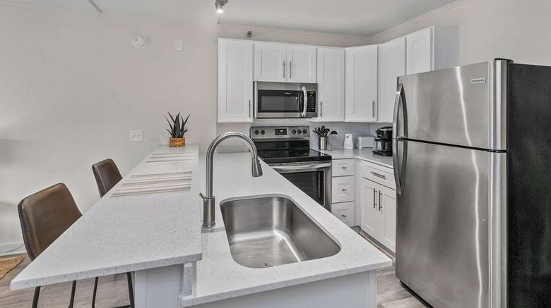 <b>Mulberry, a Wyndham Hotel Suite</b>. Images powered by <a href="https://iceportal.shijigroup.com/" title="IcePortal" target="_blank">IcePortal</a>.