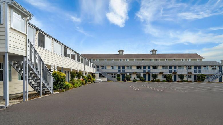 <b>Super 8 by Wyndham Florence Exterior</b>. Images powered by <a href="https://iceportal.shijigroup.com/" title="IcePortal" target="_blank">IcePortal</a>.