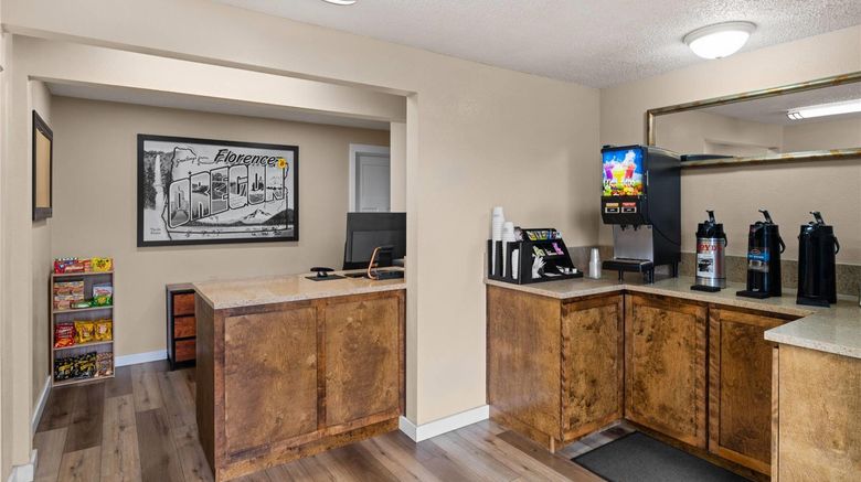 <b>Super 8 by Wyndham Florence Lobby</b>. Images powered by <a href="https://iceportal.shijigroup.com/" title="IcePortal" target="_blank">IcePortal</a>.