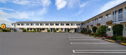 Super 8 by Wyndham Florence Exterior