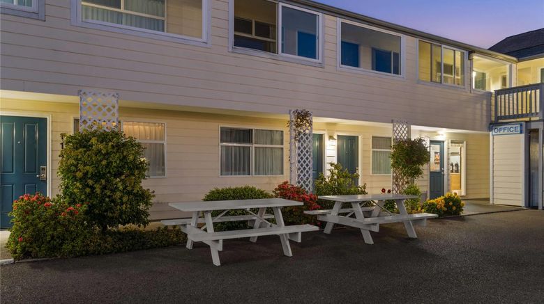 <b>Super 8 by Wyndham Florence Exterior</b>. Images powered by <a href="https://iceportal.shijigroup.com/" title="IcePortal" target="_blank">IcePortal</a>.