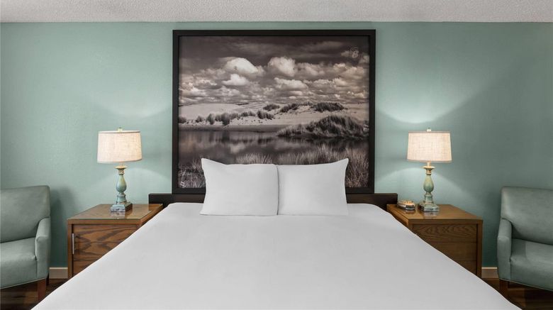 <b>Super 8 by Wyndham Florence Room</b>. Images powered by <a href="https://iceportal.shijigroup.com/" title="IcePortal" target="_blank">IcePortal</a>.