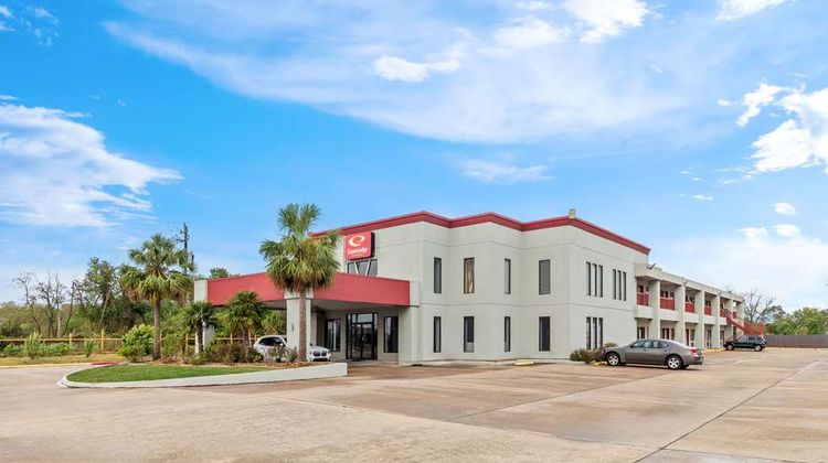 Econo Lodge Inn & Suites Exterior
