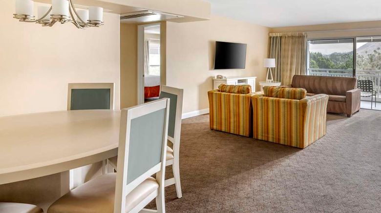 <b>Hilton Vacation Club Palm Canyon Room</b>. Images powered by <a href="https://iceportal.shijigroup.com/" title="IcePortal" target="_blank">IcePortal</a>.