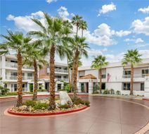 Hilton Vacation Club Palm Canyon Exterior