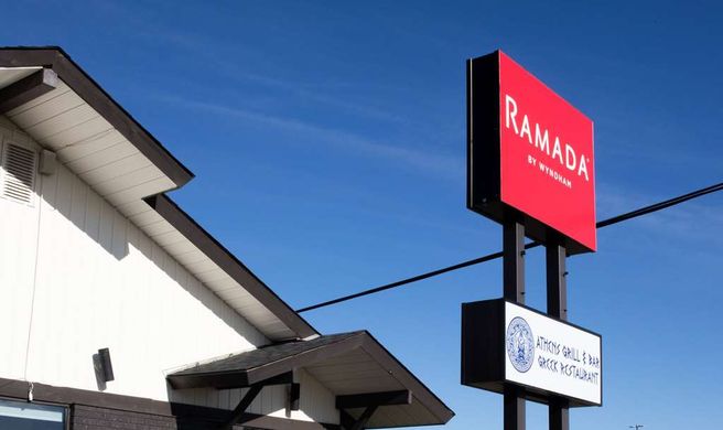Ramada by Wyndham Dawson Creek Exterior