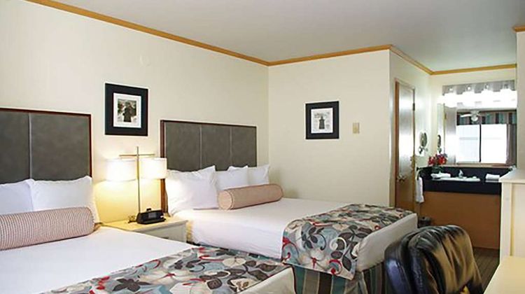 River House Inn, a Baymont by Wyndham Room