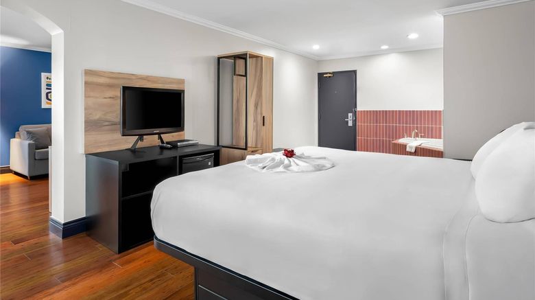 <b>Hearthstone Inn Sydney Suite</b>. Images powered by <a href="https://iceportal.shijigroup.com/" title="IcePortal" target="_blank">IcePortal</a>.