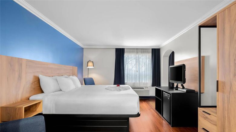 <b>Hearthstone Inn Sydney Suite</b>. Images powered by <a href="https://iceportal.shijigroup.com/" title="IcePortal" target="_blank">IcePortal</a>.