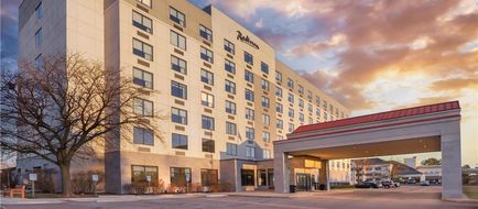 Radisson Hotel Detroit Metro Airport Exterior