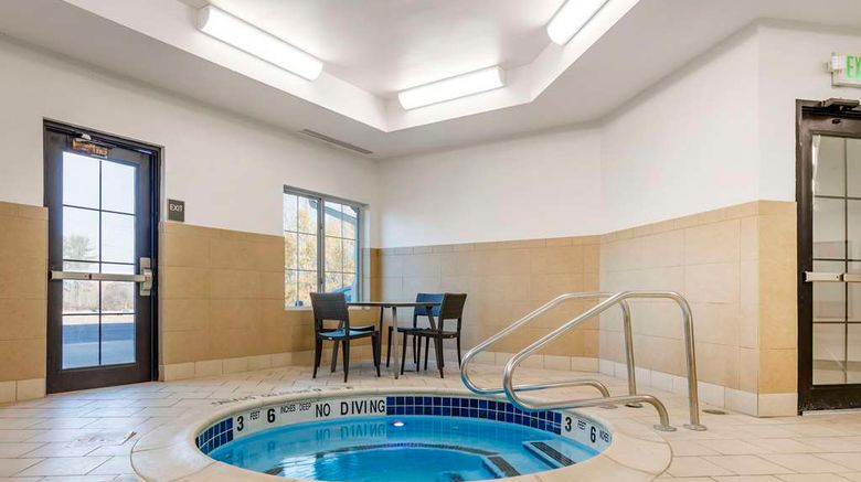 <b>Comfort Inn & Suites Verona Pool</b>. Images powered by <a href="https://iceportal.shijigroup.com/" title="IcePortal" target="_blank">IcePortal</a>.