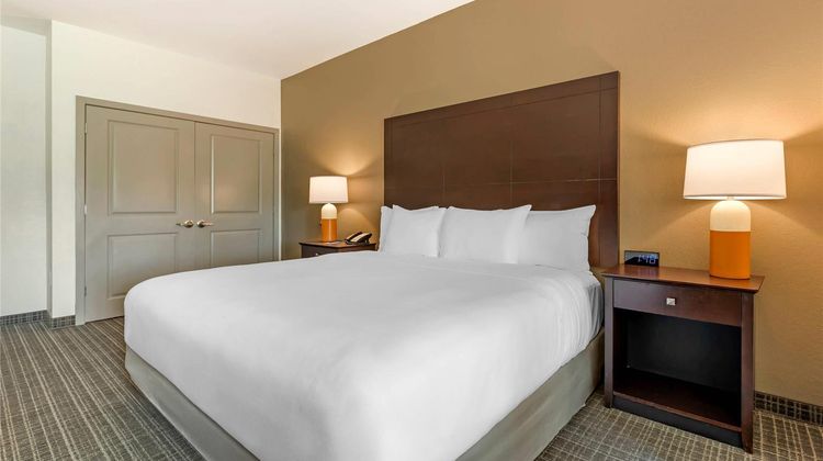 Comfort Inn & Suites Verona Suite