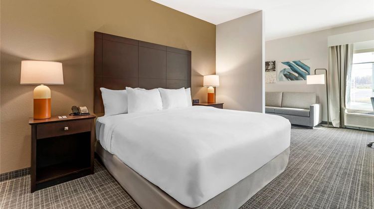 Comfort Inn & Suites Verona Suite